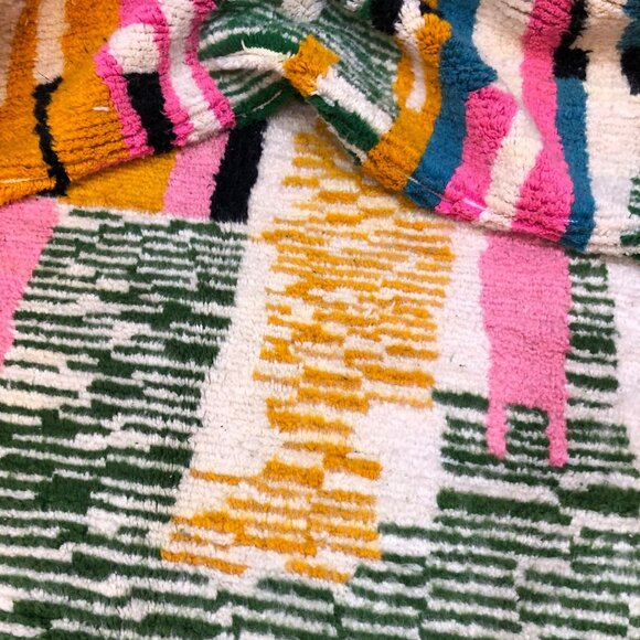 Vibrant Azilal Artisanal Rug - Moroccan Wool carpet - 10.2 ft x 6.6 ft - Picture 5 of 6